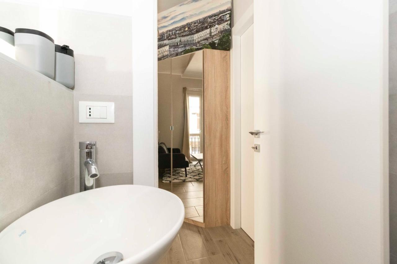 Appartamento NEW Bright Studio near Piazza San Carlo! Torino Esterno foto