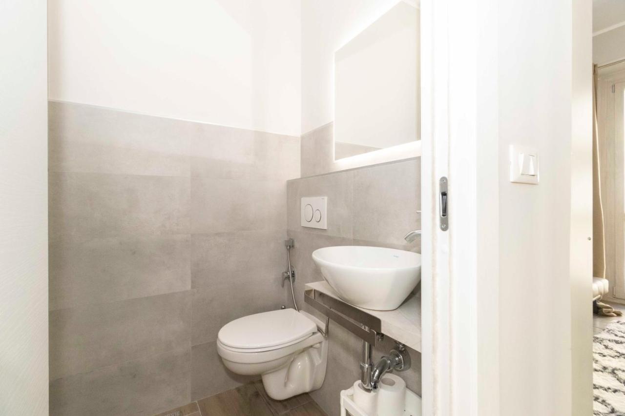 Appartamento NEW Bright Studio near Piazza San Carlo! Torino Esterno foto